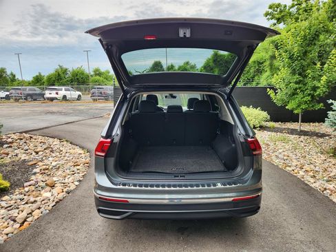 Certified 2024 Volkswagen Tiguan SE image 19