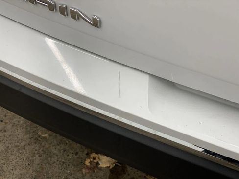 Used 2023 GMC Terrain SLT image 33