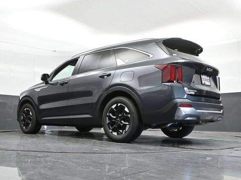 Used 2024 Kia Sorento S FWD image 47