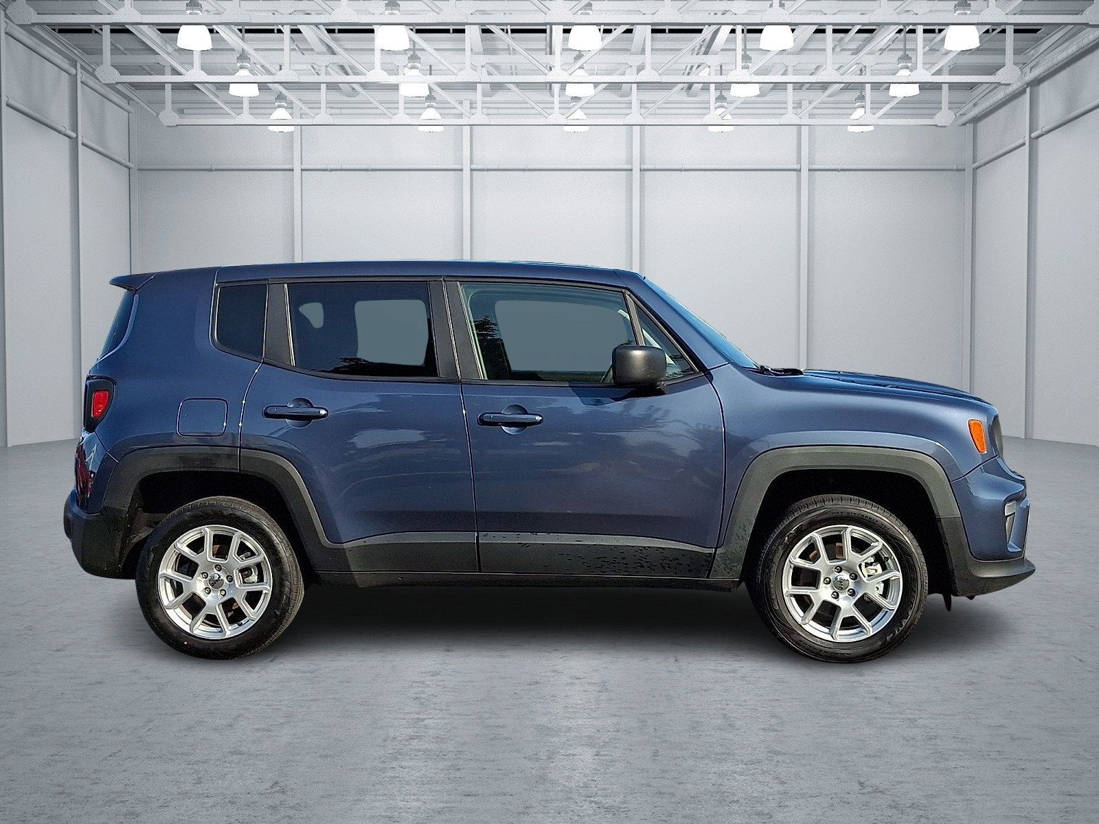 Used 2023 Jeep Renegade Latitude AWD/4WD image 7