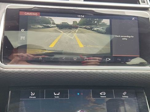 Used 2018 Land Rover Range Rover Velar R-Dynamic SE AWD/4WD image 15