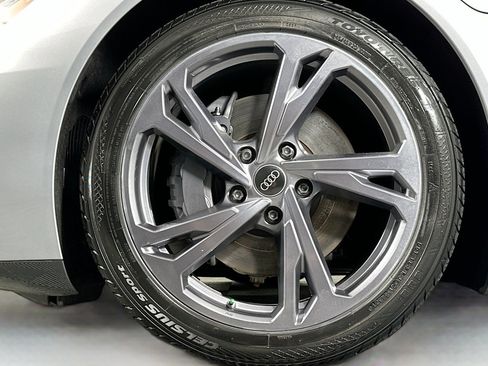 Used 2022 Audi e-tron GT Premium Plus image 11