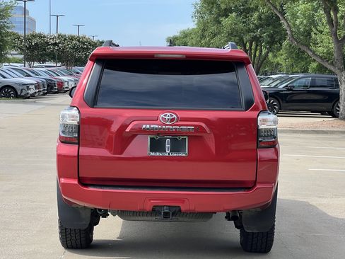 Used 2024 Toyota 4Runner SR5 AWD/4WD image 8