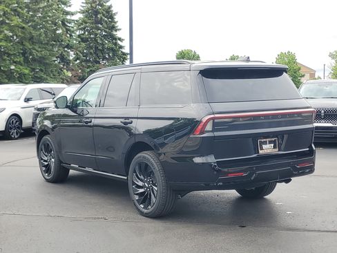New 2026 Lincoln Navigator Reserve w/ Jet Appearance Package AWD/4WD image 3