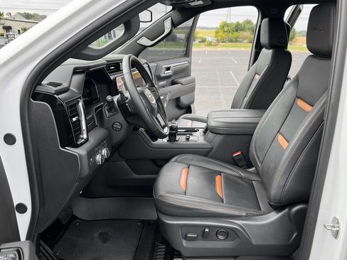 Used 2024 GMC Sierra 1500 AT4 w/ AT4 Preferred Package image 3