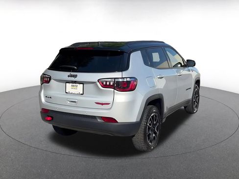 Used 2025 Jeep Compass Trailhawk AWD/4WD image 14
