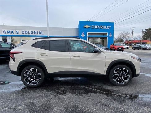 New 2026 Chevrolet Trax RS w/ Sunroof Package image 2