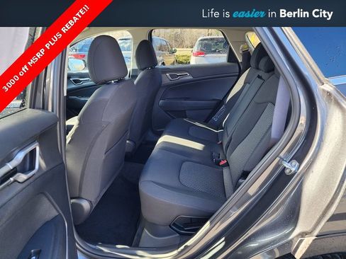 New 2025 Kia Sportage LX image 16