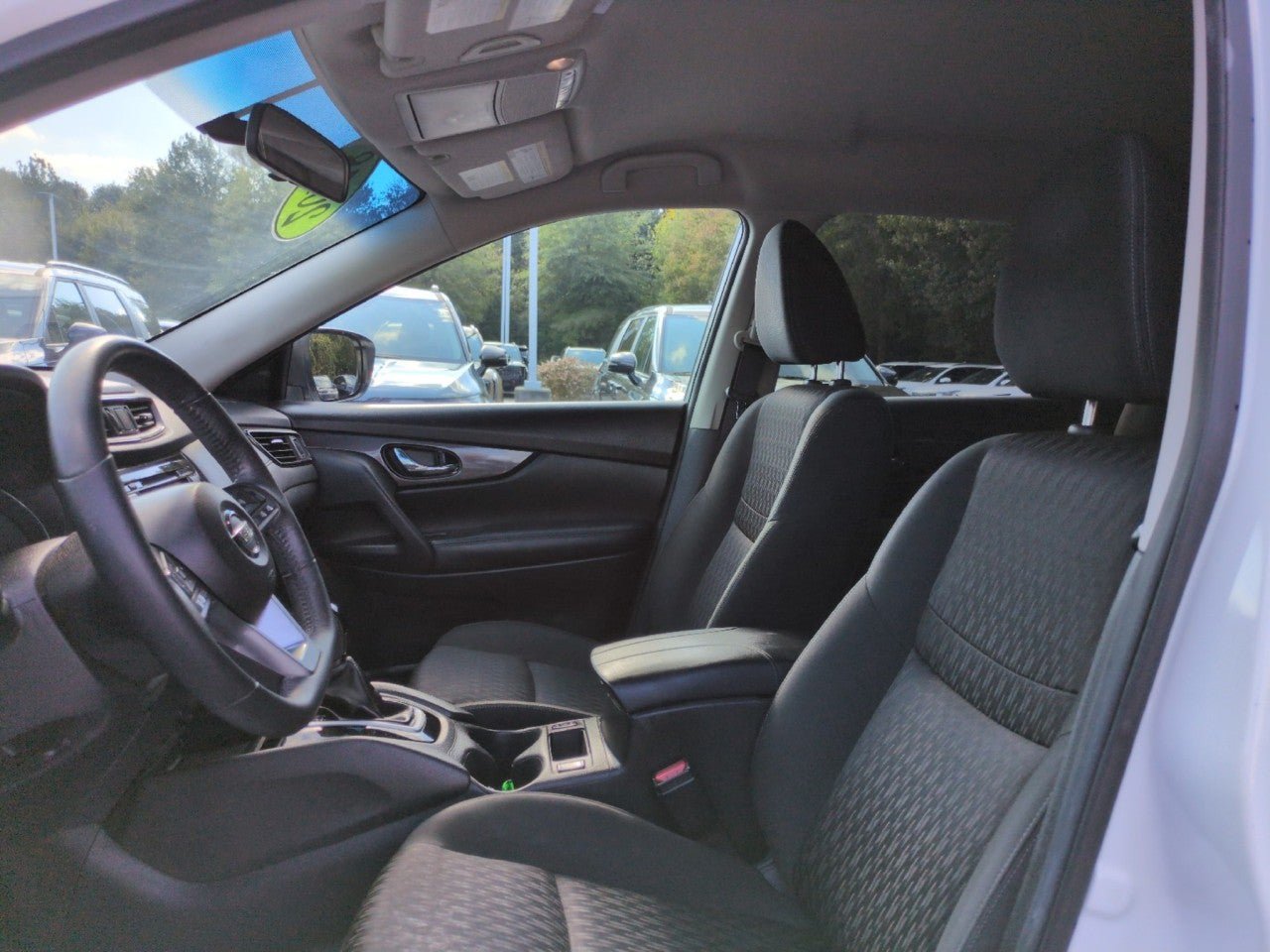 Used 2018 Nissan Rogue SV FWD image 14