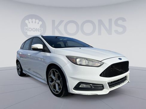 Used 2016 Ford Focus ST image 10