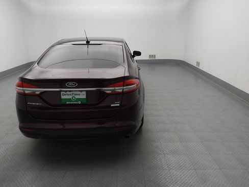 Used 2018 Ford Fusion SE w/ Fusion SE Technology Package FWD image 7