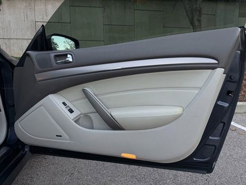 Used 2011 INFINITI G37 Journey w/ Premium Pkg image 24