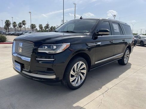 Used 2023 Lincoln Navigator L Reserve image 8