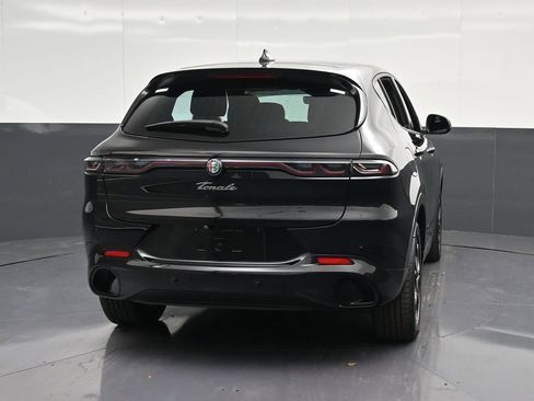 Used 2025 Alfa Romeo Tonale AWD/4WD image 2