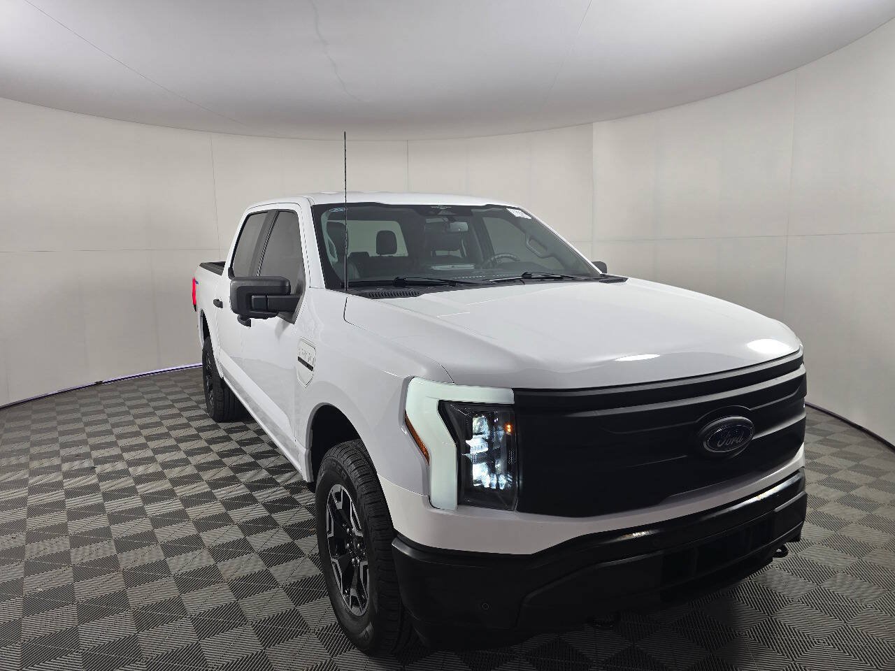 Used 2023 Ford F150 Lightning Pro w/ Tow Technology Package AWD/4WD image 4