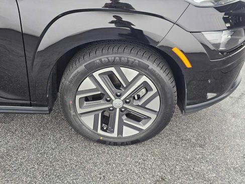 Used 2023 Hyundai Kona SE w/ Cargo Package FWD image 9