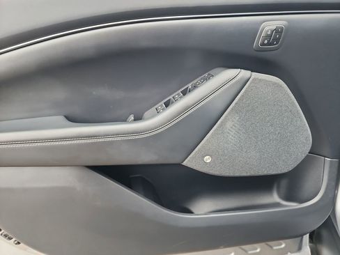 Used 2021 Ford Mustang Mach-E Premium image 11