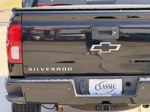 Used 2018 Chevrolet Silverado 1500 LTZ Z71 w/ LTZ Plus Package AWD/4WD image 8