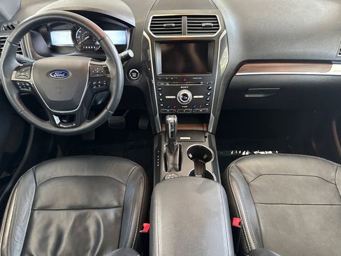 Used 2017 Ford Explorer Limited w/ Equipment Group 301A AWD/4WD image 17