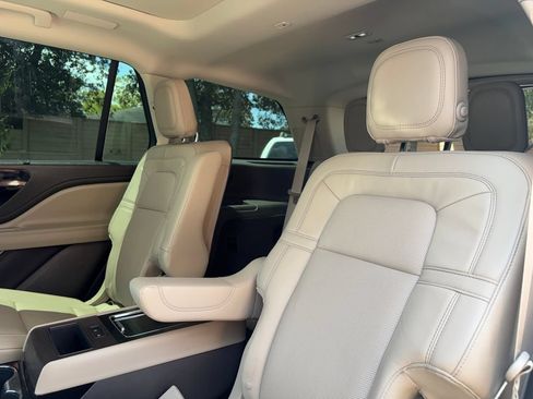 Used 2020 Lincoln Aviator Reserve w/ Equipment Group 201A RWD image 28