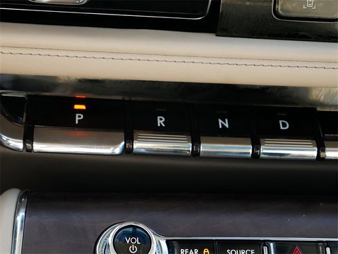 Used 2023 Lincoln Aviator Reserve w/ Equipment Group 201A image 26