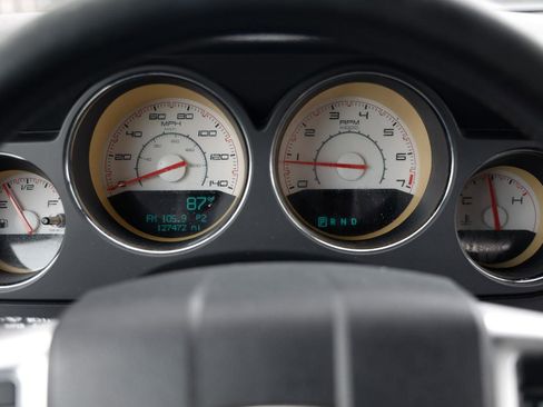 Used 2013 Dodge Challenger SXT RWD image 27