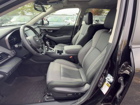 Used 2025 Subaru Outback Onyx Edition image 17