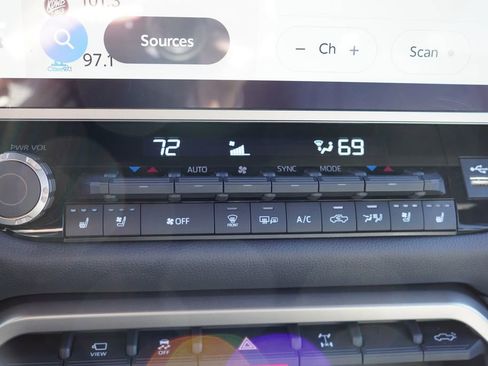 Used 2025 Toyota Tundra Limited w/ TRD Off-Road Package image 27