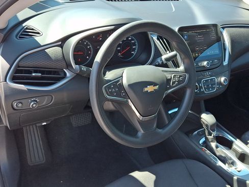 Used 2025 Chevrolet Malibu LT FWD image 25