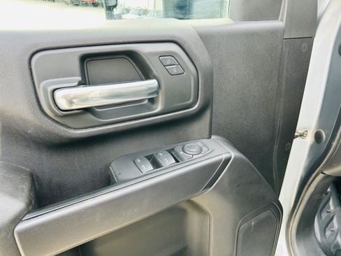 Used 2024 GMC Sierra 2500 Pro w/ Convenience Package image 8