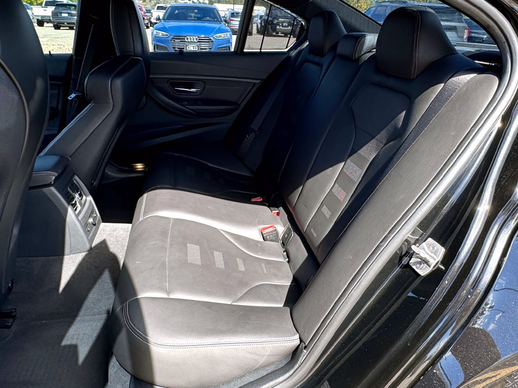Used 2018 BMW M3 RWD image 32