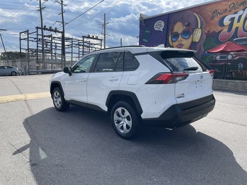 Certified 2021 Toyota RAV4 LE AWD/4WD image 3