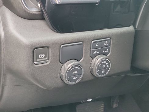Used 2024 Chevrolet Silverado 1500 LTZ image 23