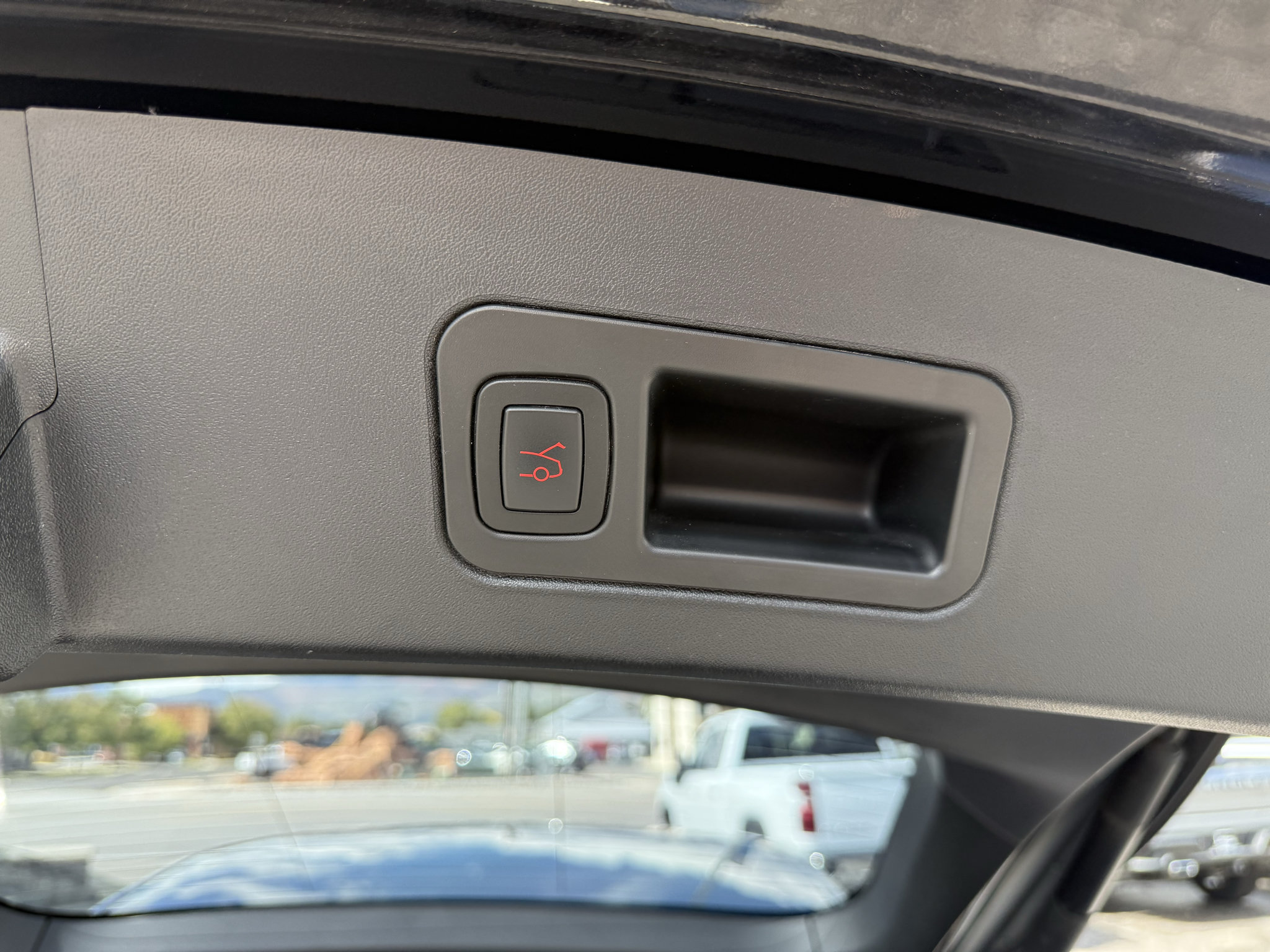 Used 2018 Tesla Model S 100D AWD/4WD image 32