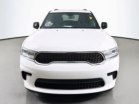 Used 2023 Dodge Durango SXT w/ Trailer Tow Group IV AWD/4WD image 2
