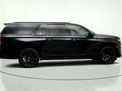 Used 2022 Cadillac Escalade ESV Sport w/ Touring Package AWD/4WD image 4