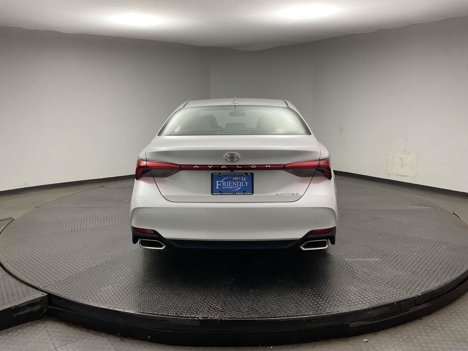 Used 2019 Toyota Avalon Limited w/ All Weather Liner Package FWD image 6