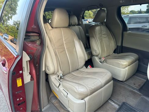 Used 2014 Toyota Sienna XLE AWD/4WD image 20