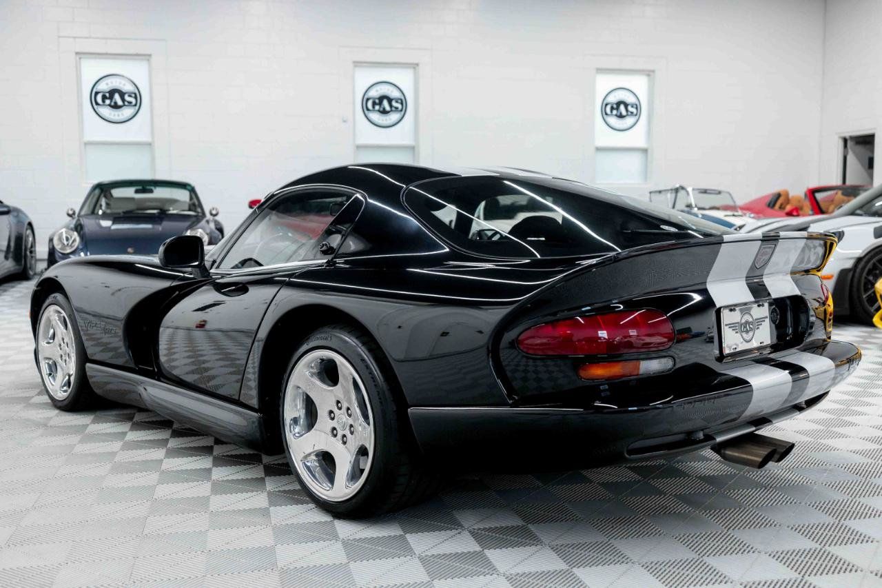 Used 2000 Dodge Viper GTS RWD image 9