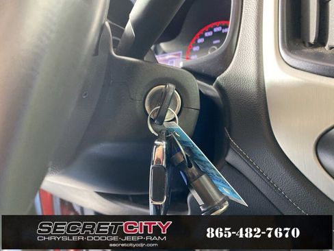 Used 2015 GMC Canyon SLT image 17