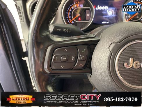 Used 2021 Jeep Gladiator Willys image 15