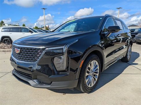 Used 2024 Cadillac XT4 Premium Luxury image 8