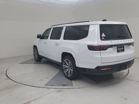 New 2025 Jeep Wagoneer L Series II image 11