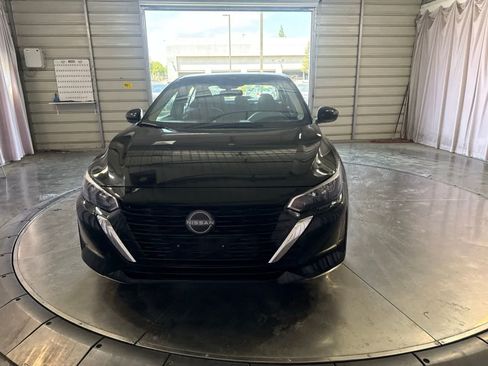 Used 2025 Nissan Sentra SV FWD image 2