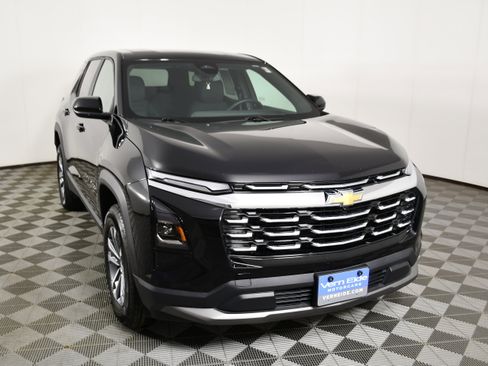 Used 2026 Chevrolet Equinox LT AWD/4WD image 3