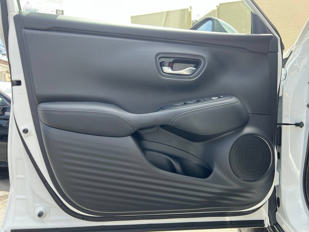 Used 2025 Honda HR-V EX-L image 39