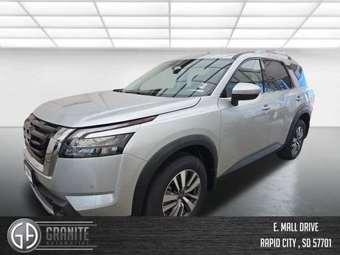 New 2025 Nissan Pathfinder SL AWD/4WD image 1