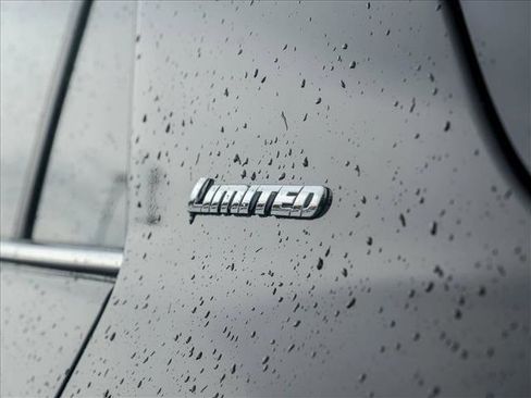 Used 2015 Toyota 4Runner Limited image 8