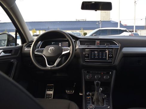 Used 2022 Volkswagen Tiguan S image 2