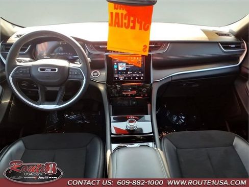 Used 2023 Jeep Grand Cherokee Altitude AWD/4WD image 14